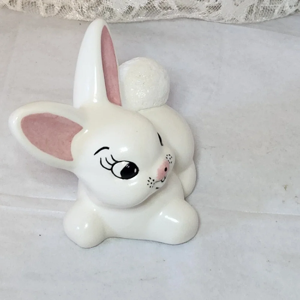 Vintage 1966 Handmade Ceramic Bunny Rabbit Easter 3.5